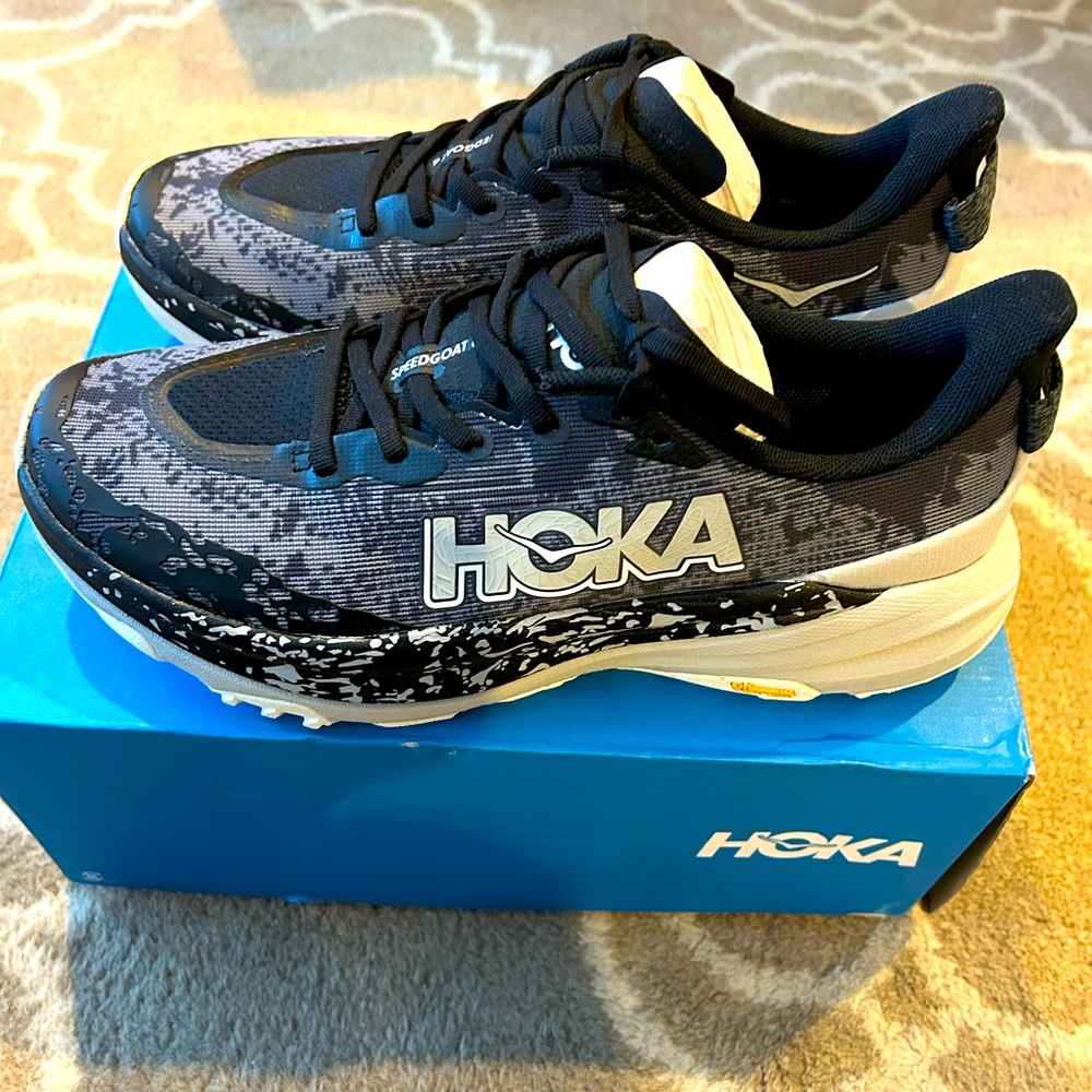 Hoka Men’s 8.5D Speedgoat 6 Trail Running Shoe
Brand Spaken New!